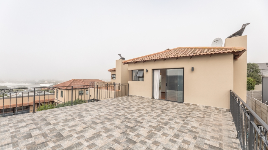4 Bedroom Property for Sale in West Beach Western Cape